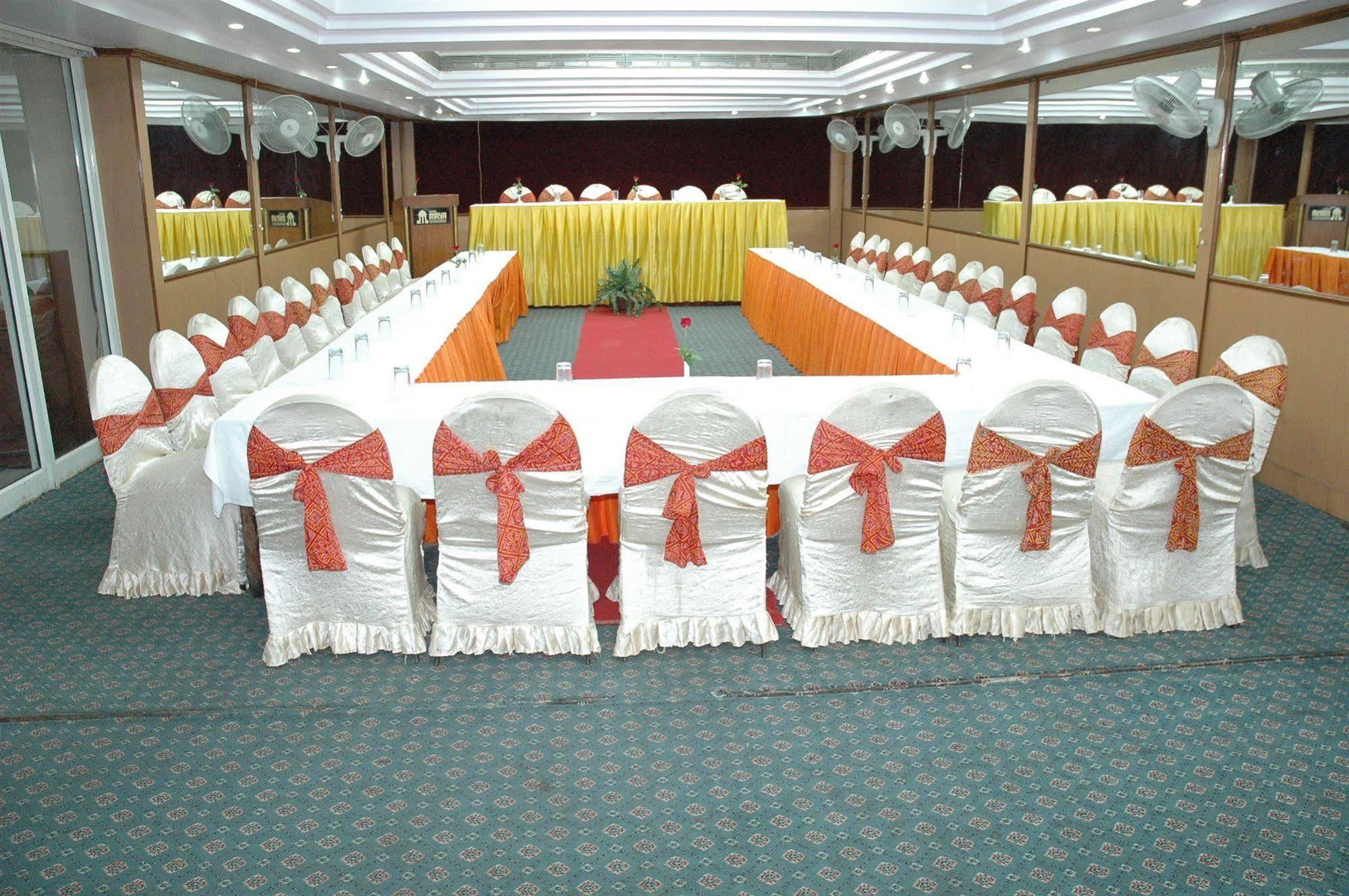 Oyo 18814 Hotel Maya International جايبور المظهر الخارجي الصورة